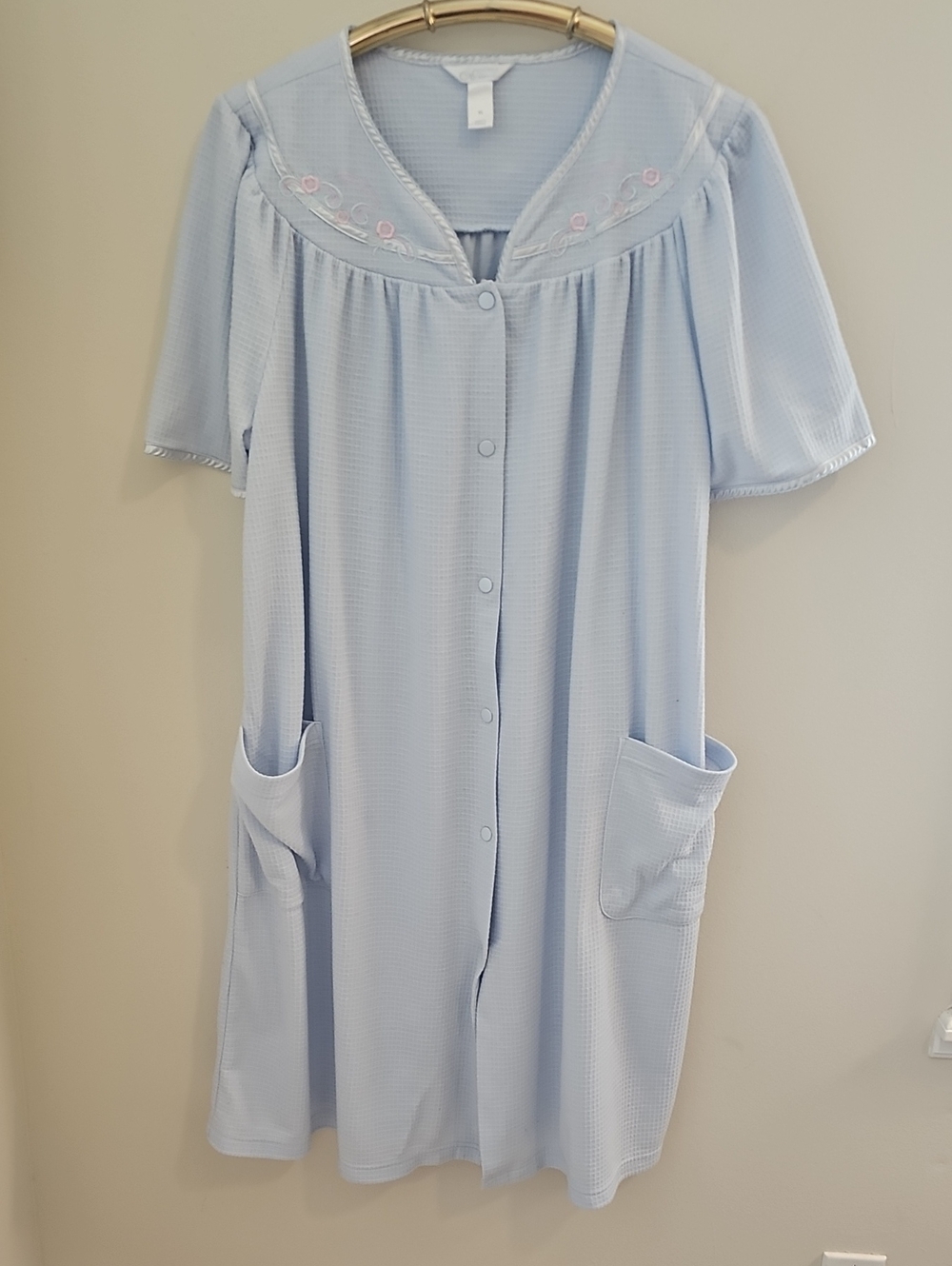 Adonna Light Blue Women's Snap-Front Housecoat with Big Pockets. Size XL